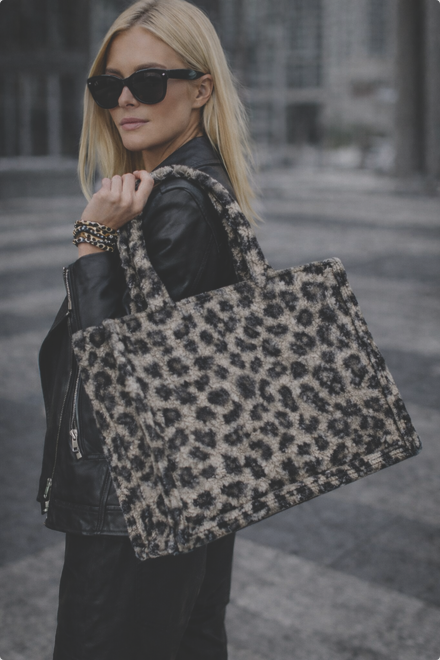 STREET STYLE SHOPPERs WILD WEAVE · Grau LEO & Braun LEO