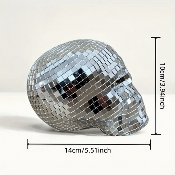 Größenansicht des Spiegel-Totenkopfs mit circa 14 cm Breite und 10 cm Höhe