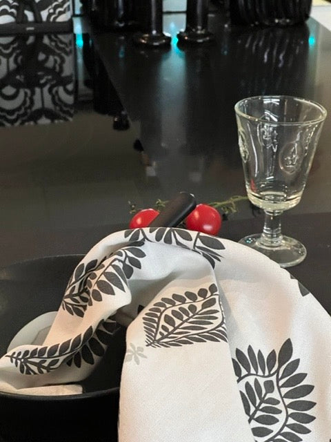 TableART  Motiv Stoffservietten Design in SchwarzWeiss