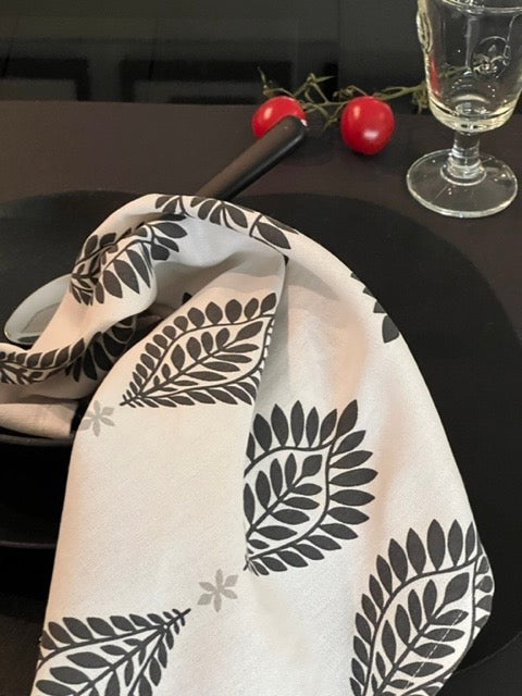 TableART  Motiv Stoffservietten Design in SchwarzWeiss