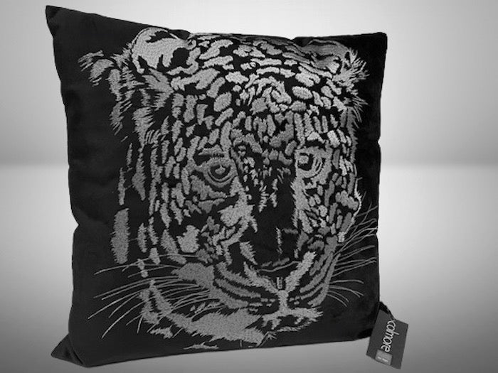 KISS Wild & Elegant Silver LEO on black Samt-Optik