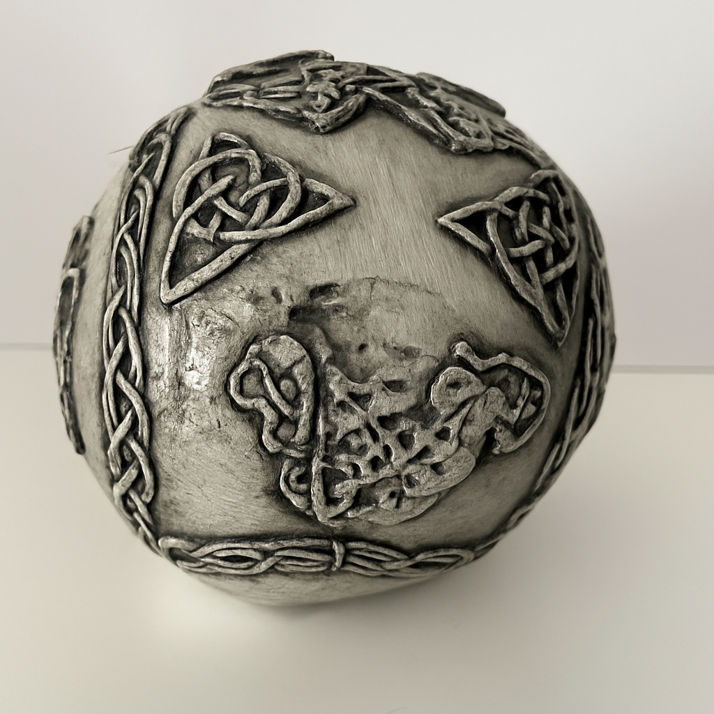 SkullART Collection Keltisch-like TOTENKOPF mit all-over deSIGN