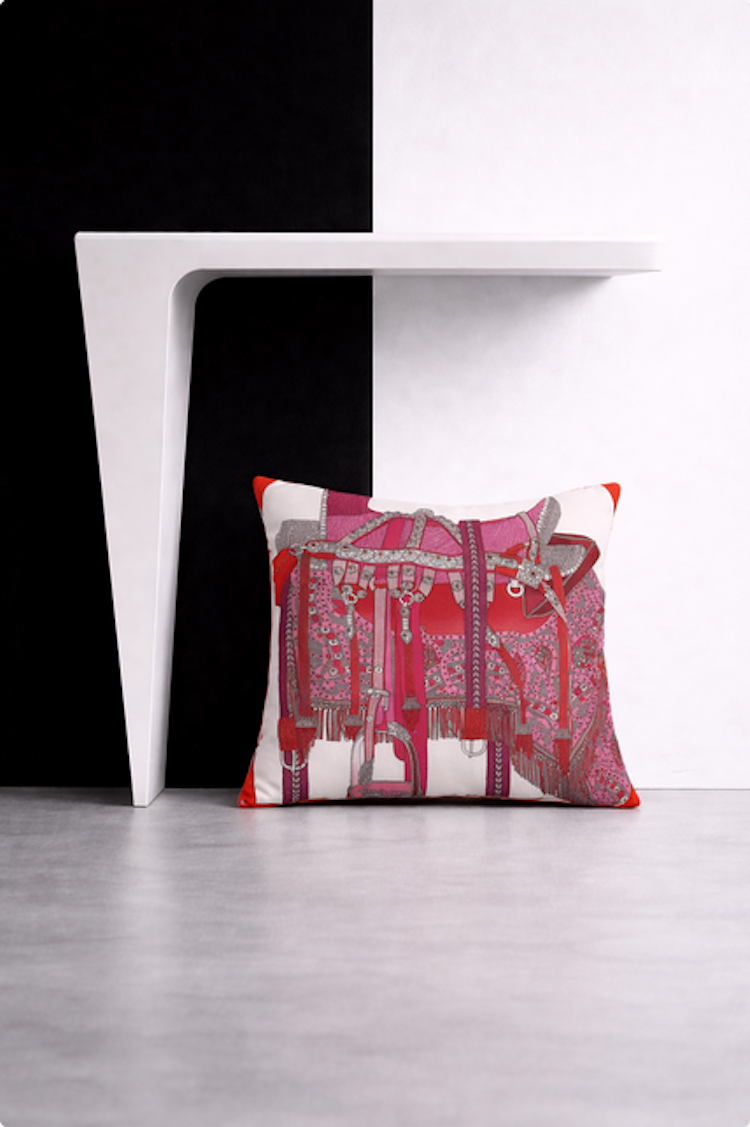 KISS Horse Couture  Dekokissen in Couture-Ästhetik Samt-Look