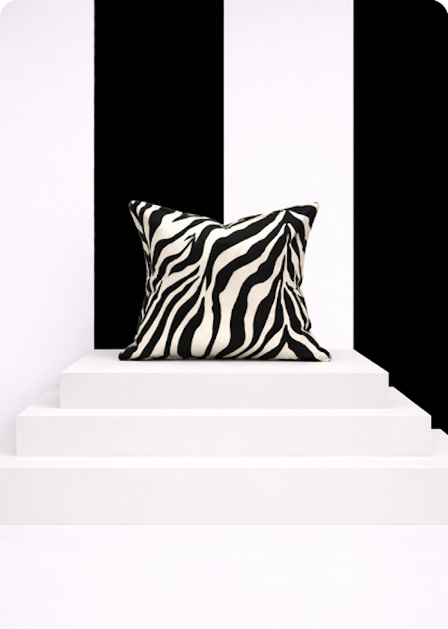 KISS Wild & Elegant Zebra & Leather Jacquard Glanz