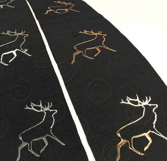 SIGNATURE ONE goldveredeltes Design Toilettenpapier mit Hirschmotiv in schwarzer Designer-Dose von NO SHAME
