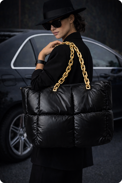 Street Style Shopper „KnitterLOOK“ – Neon Schwarz | Statement Bag mit Gold Chain