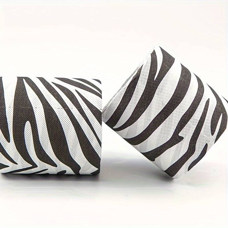 ZEBRA ONE Design Toilettenpapier mit zwei Rollen im Schwarz-Weiß-Zebra-Design