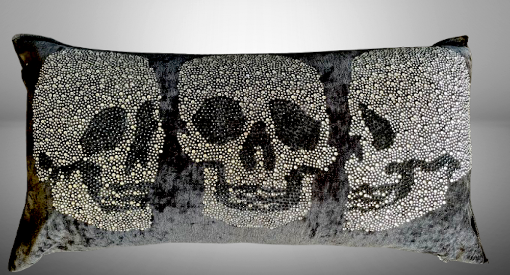 SkullART – EXTENSIONS DEKO KISSEN SAMT schwarz Glitter deSIGN "3 Toten-Köpfe"