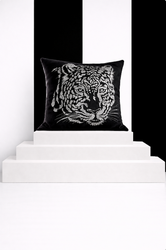 KISS Wild & Elegant Silver LEO on black Samt-Optik